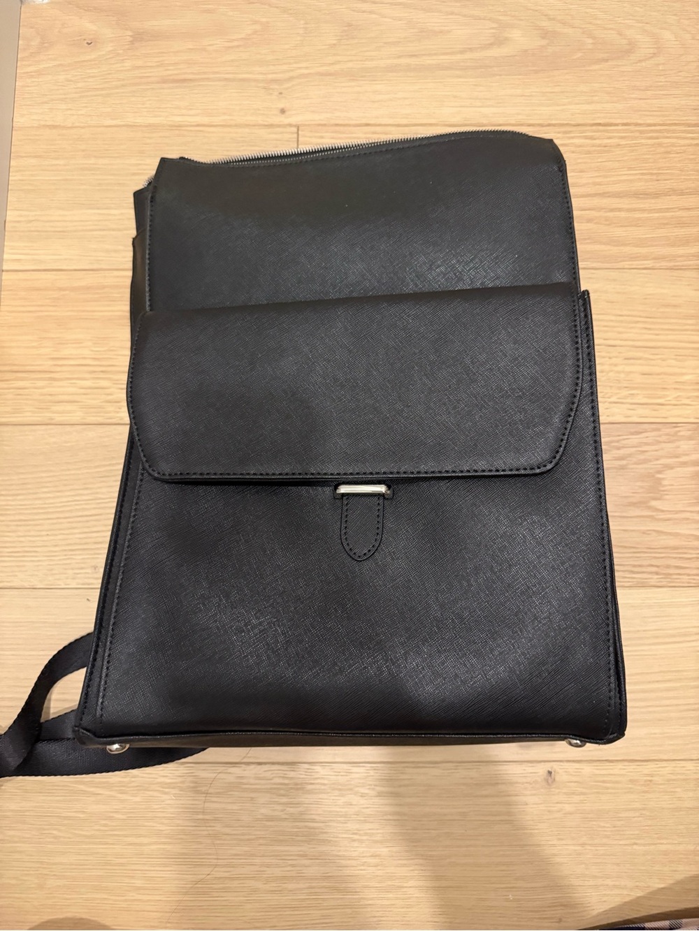 Samsonite Black Leather Backpack with Front Flap